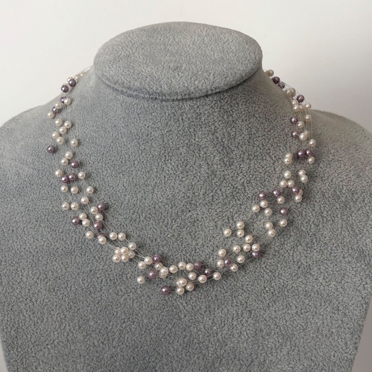 250Tasaki K18 8-row pearl necklace with white and purple pearls, 43 cm long