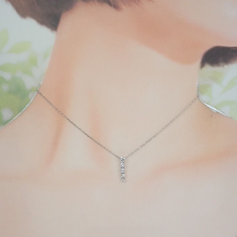 Gradation necklace in K18 white gold with 0.37ct diamonds and 42cm chain