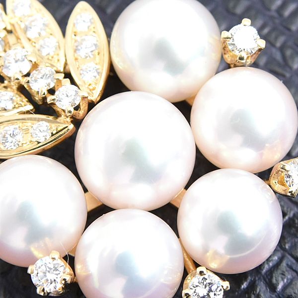 Mikimoto K18 gold pendant with six pearls and diamond accents measuring 21.2mm by 37.9mm