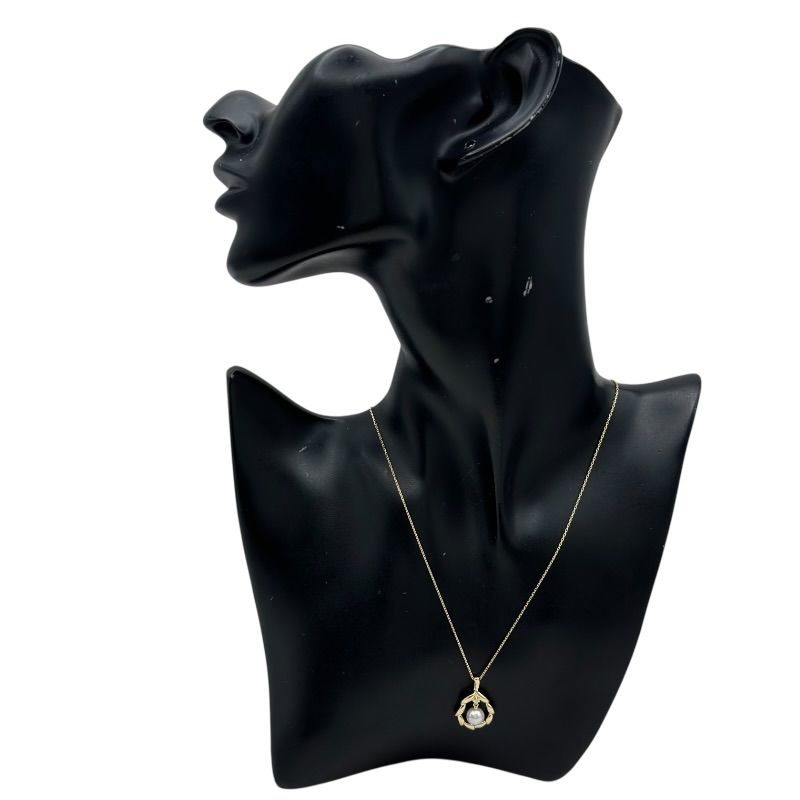Mikimoto K18 gold ladies necklace with pearl and diamond stones, 23.3 mm length and 15.2 mm width