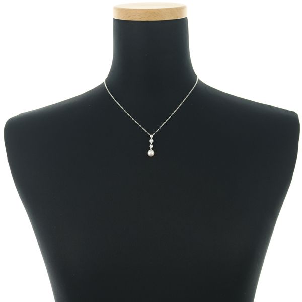 Mikimoto pearl necklace with 4.2-6.7mm pearls and diamond accents set in 18K white gold, 40cm length