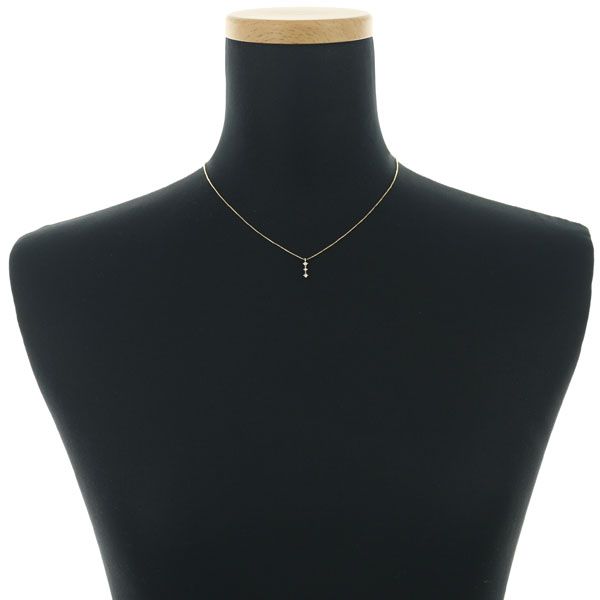Tasaki 18K yellow gold necklace with three 0.05ct diamonds, 36 to 40 cm length, delicate 10x3.2 mm design