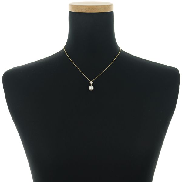 MiKIMOTO Law Necklace with 8.5mm pearl set in 18k yellow gold, 40cm chain, delicate and elegant design