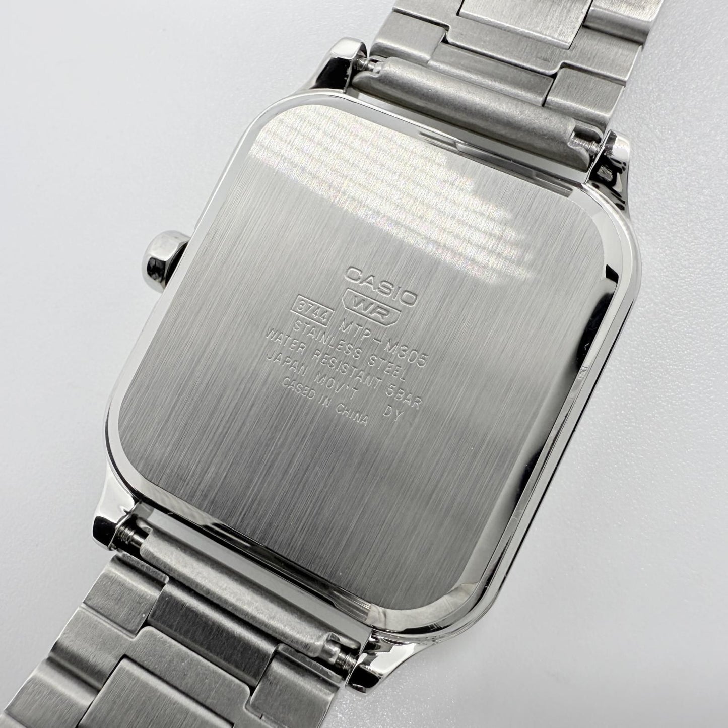 CASIO MTP-M305D Quartz Men's Watch — Japanese