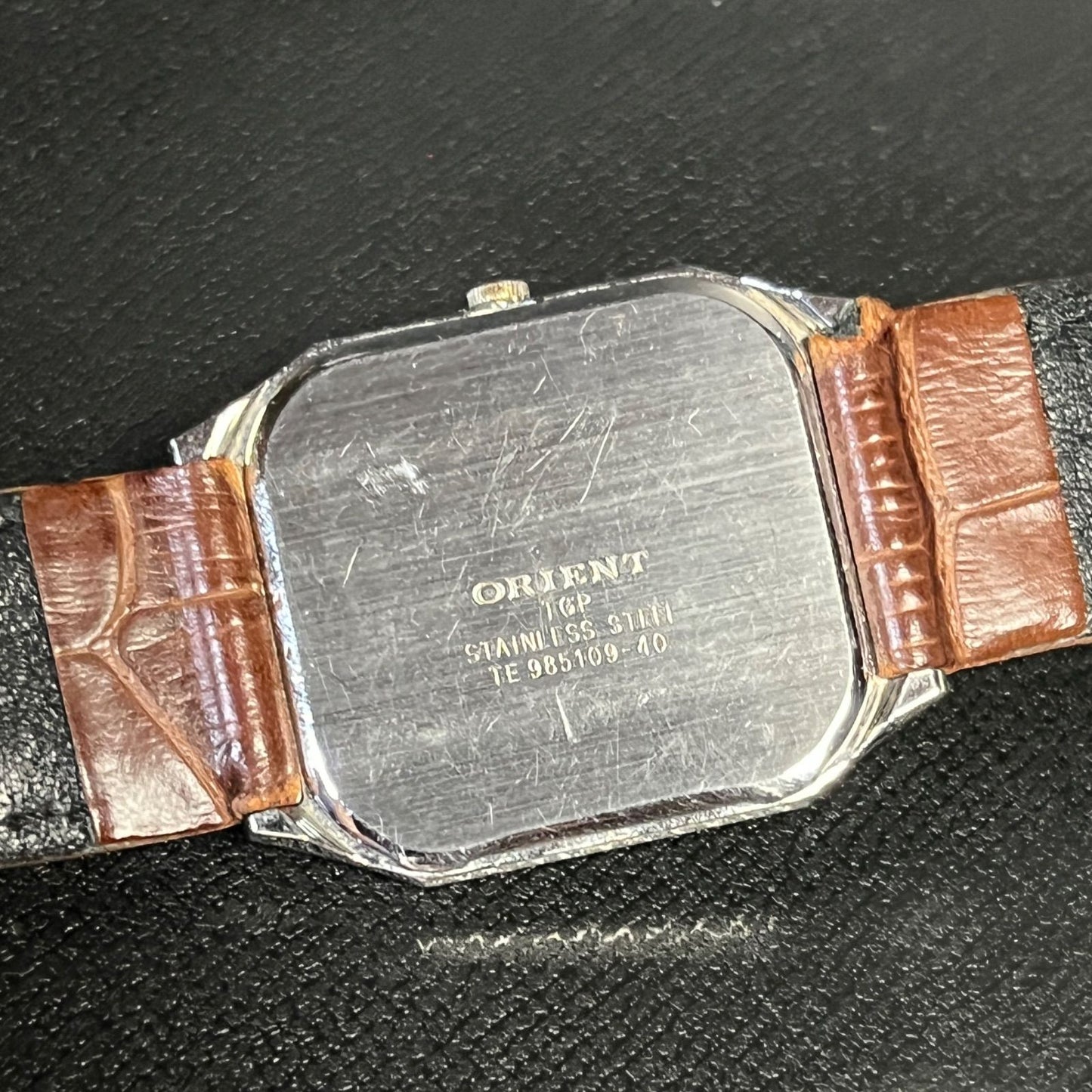 ORIENT 985109-40 Quartz Men's Watch — Japanese