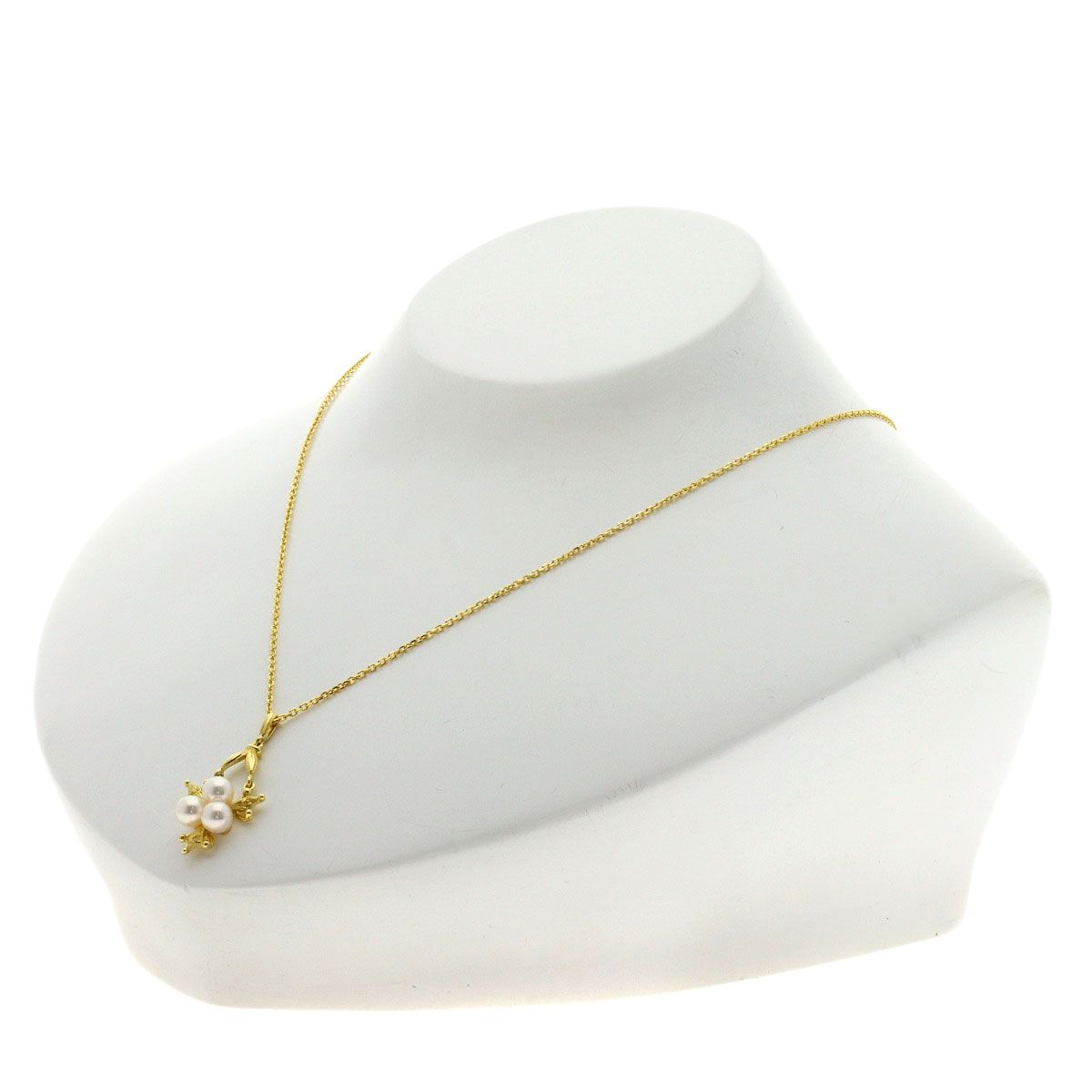 MIKIMOTO Akoya Pearl Necklace for ladies with 5mm pearls on a 40cm 18K yellow gold chain