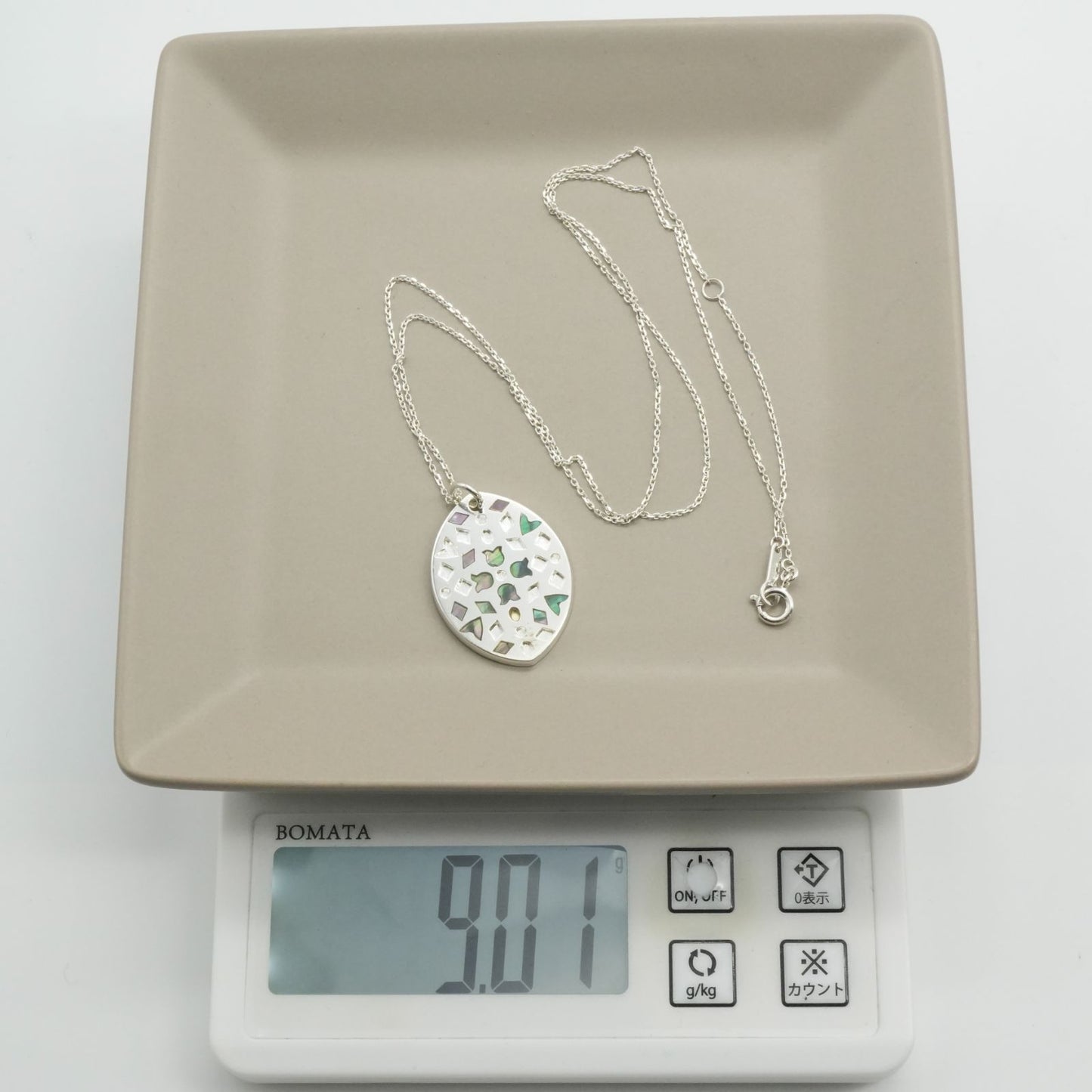 Agate Silver Shell Oval Marquis SV Necklace with silver and shell detail, worn look, displayed on white background