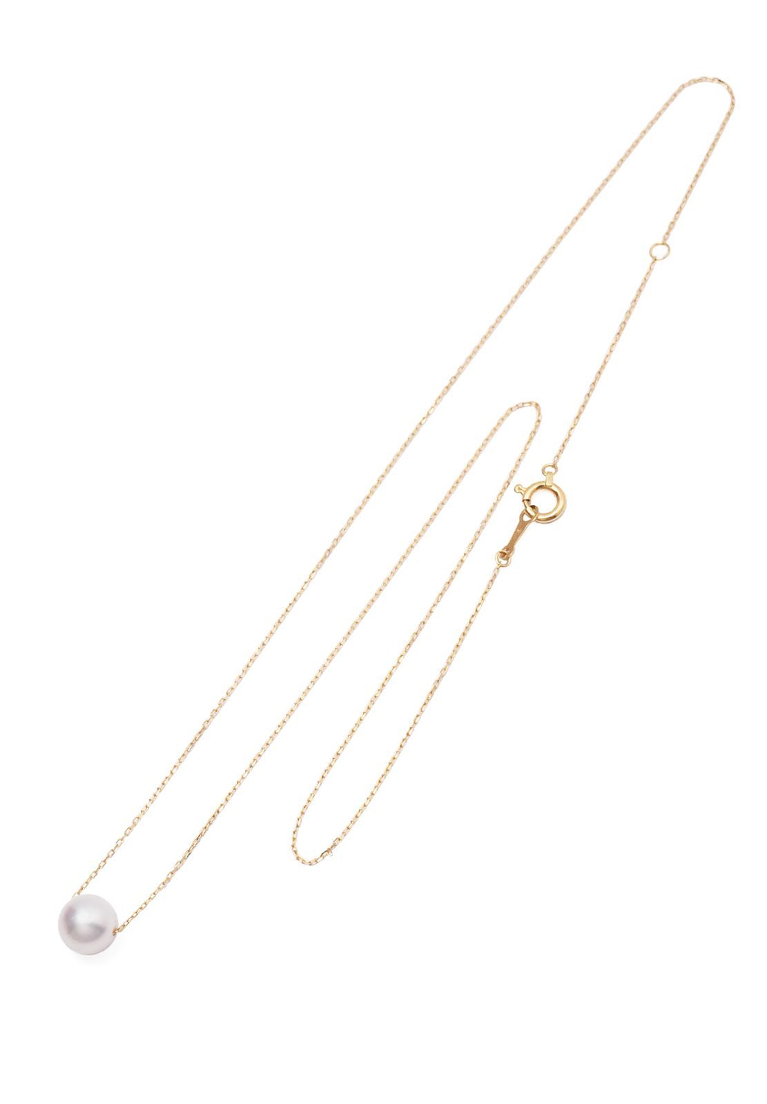 K18YG pendant with 6.5-7mm semi-round Akoya pearl on 40cm gold chain with slight surface blemishes