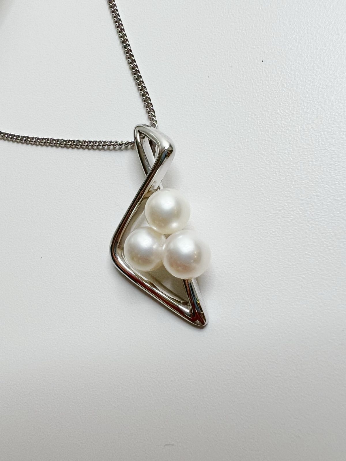MIKIMOTO silver necklace with 6.5mm pearls, 42cm length, model 2RE83033499-0001