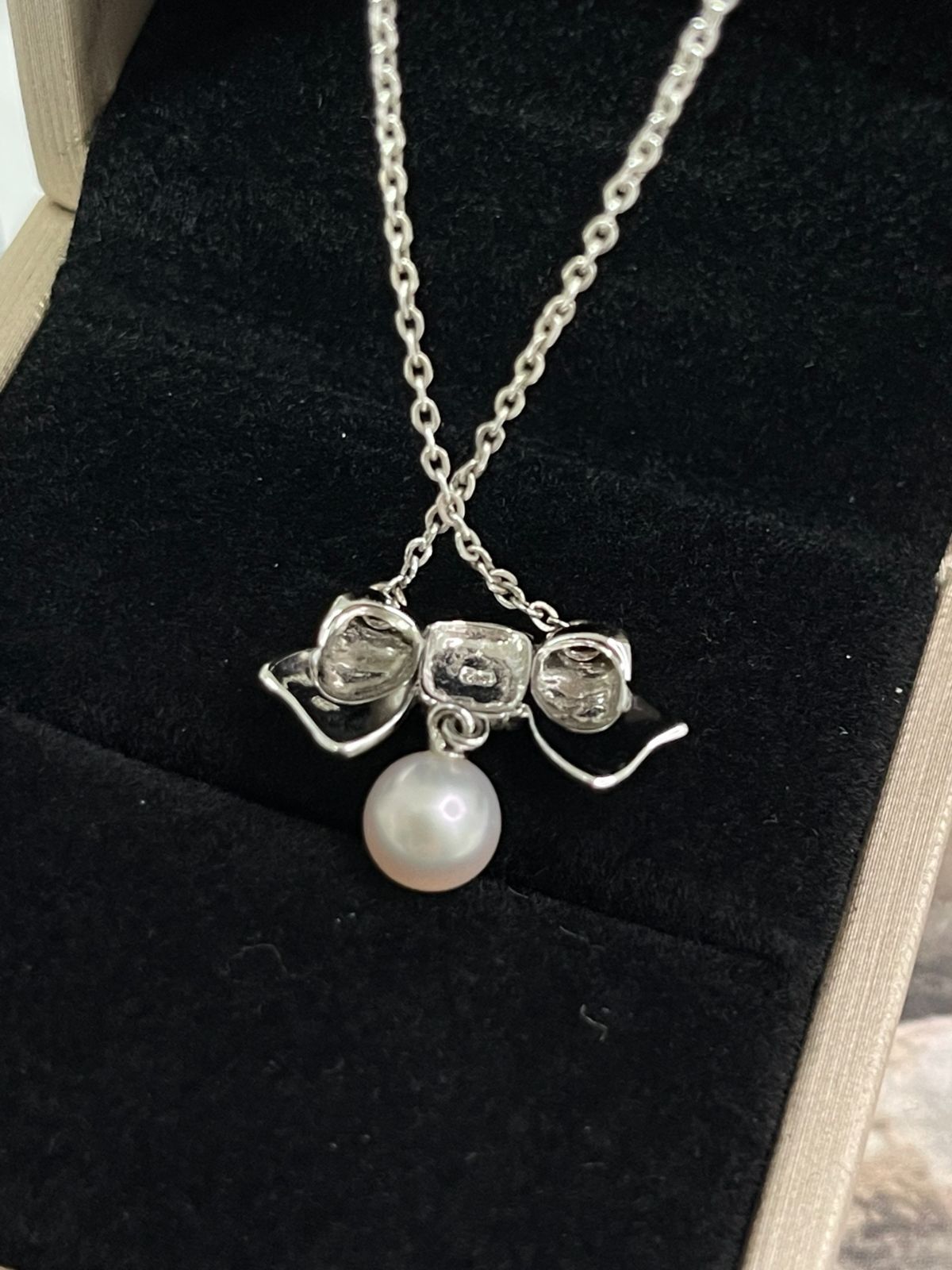 Mikimoto silver necklace with 6.5mm pearls weighing 3.5g, 38cm length