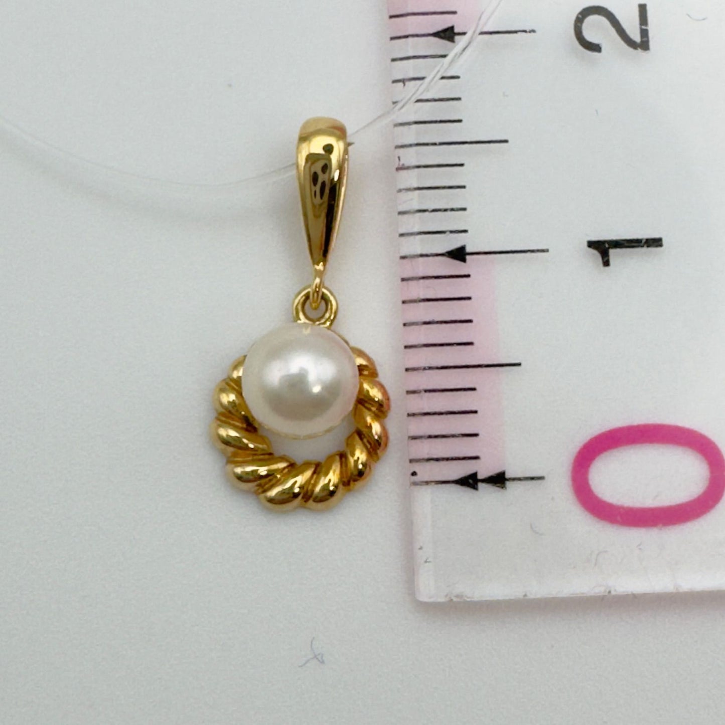 Mikimoto Necklace Top featuring a 4.9mm pearl set in a K18 gold setting weighing 0.9 grams