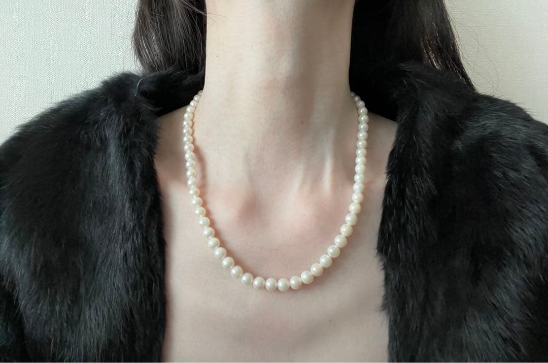 Akoya 7mm pearl necklace 45cm and screw-back earrings set in 14K white gold silver WGK14