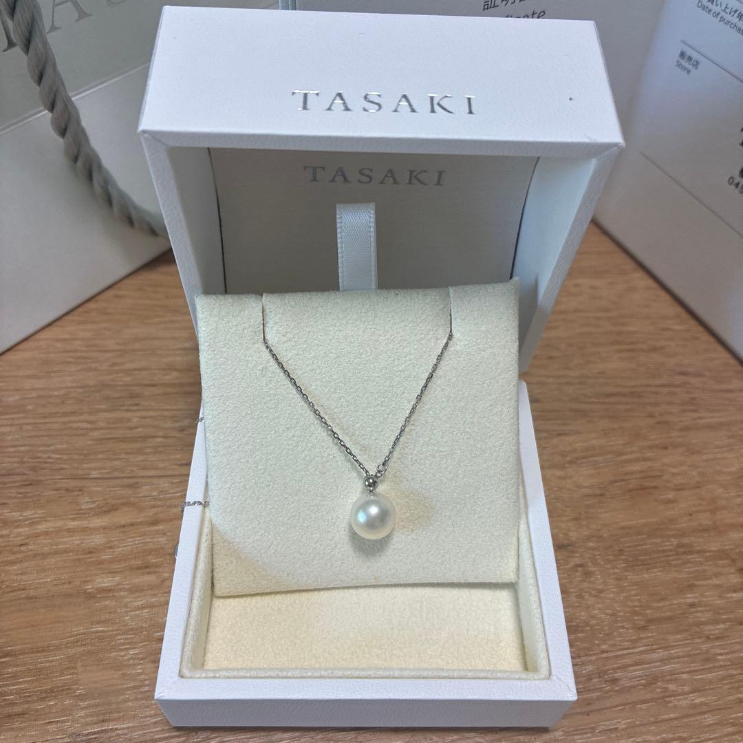 TASAKI silver pearl necklace with certificate, displayed with dedicated case and bag