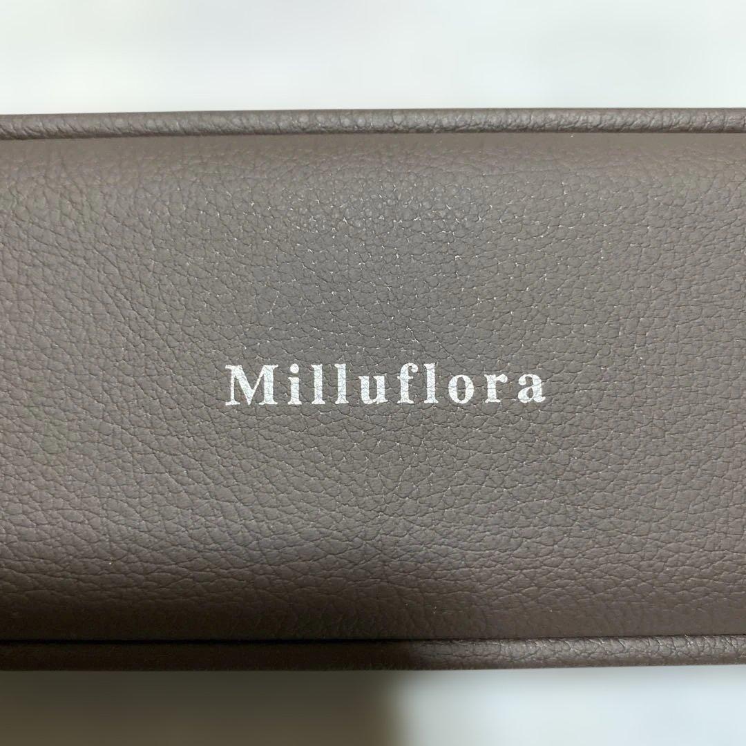 Milluflora Akoya pearl necklace with 5.5-6.0mm pearls displayed with case and box