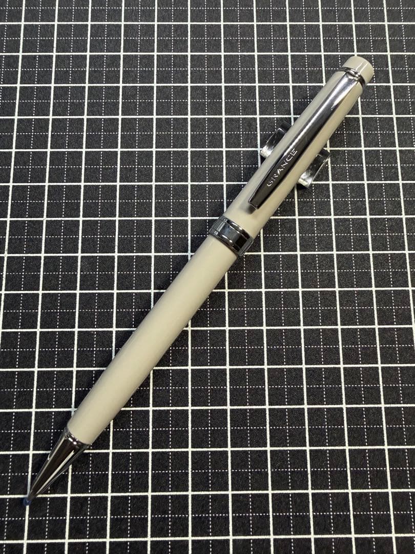 PILOT GRASE ballpoint pen in sand-beige color with resin ball tip, model BGRS-17-SB