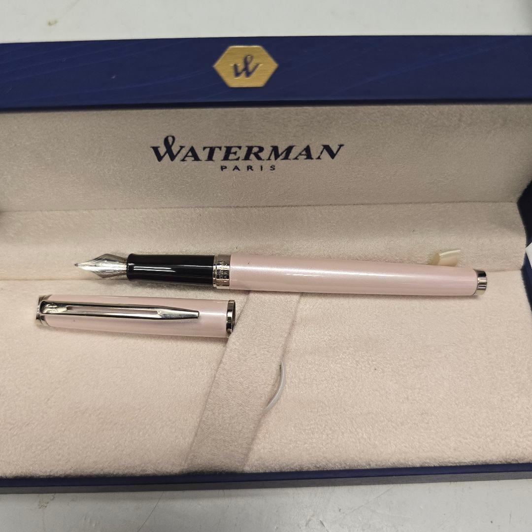 Waterman pink fountain pen with gold trim and matching dedicated pink case
