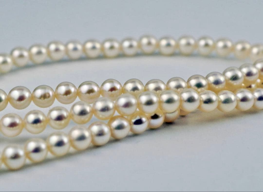 K18 Mikimoto Akoya pearl necklace with round 4.0-4.5mm pearls, 43cm length, displayed on white background