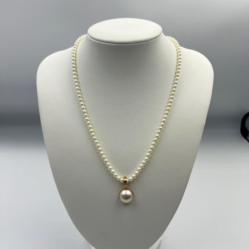 Beautiful TASAKI K18 necklace with baby pearls and a 13mm Mabe pearl on a 42cm chain