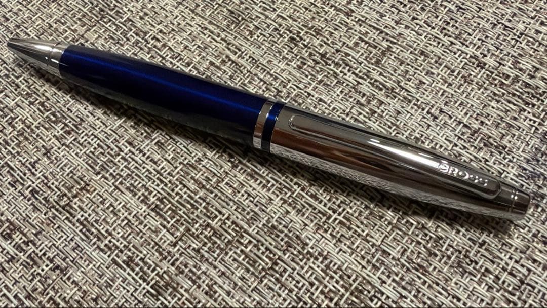 CROSS Ballpoint Pen with silver clip and black barrel, 135 mm long