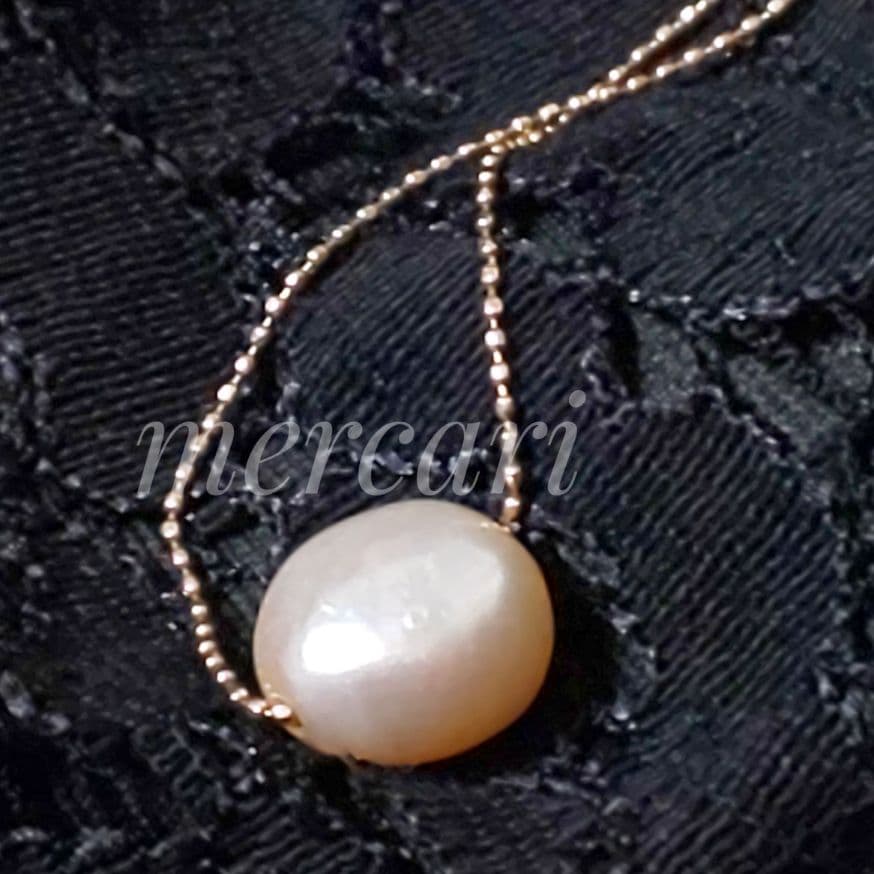 Agete pearl necklace with 10K gold ball chain and plump freshwater pearl featuring natural surface texture