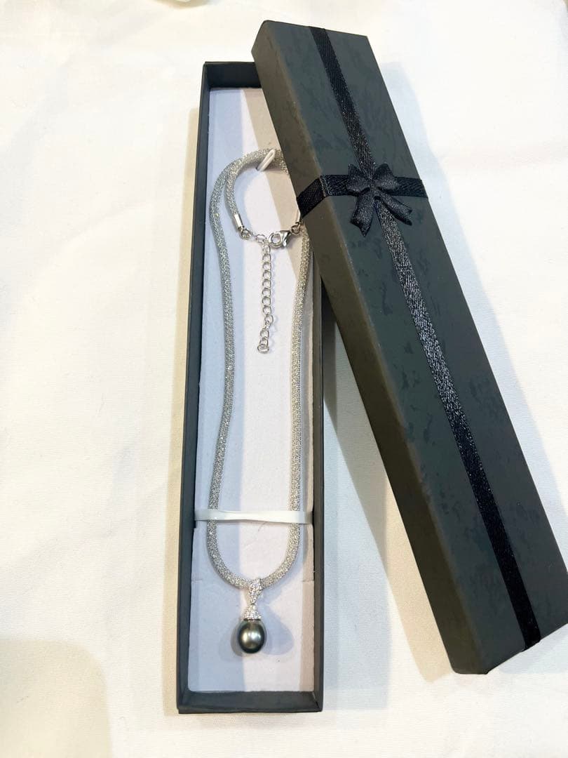 Akoya pearl single necklace with 10mm pearl on silver mesh chain 35cm plus 5cm extender