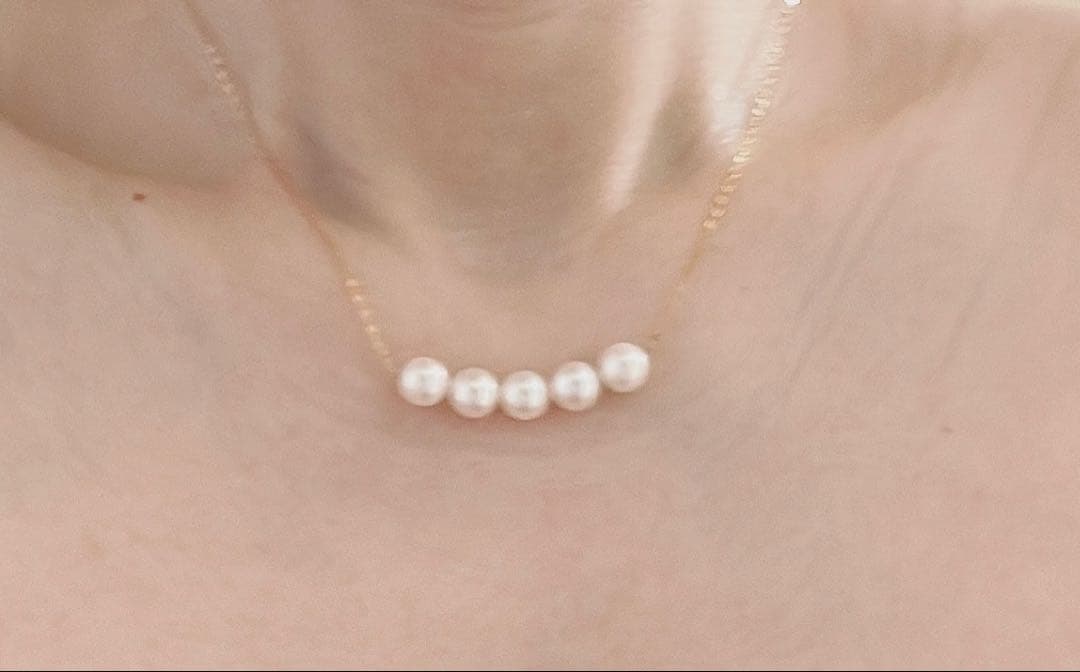 Akoya pearl necklace with 6mm pearls set in 18K yellow gold, 45cm length