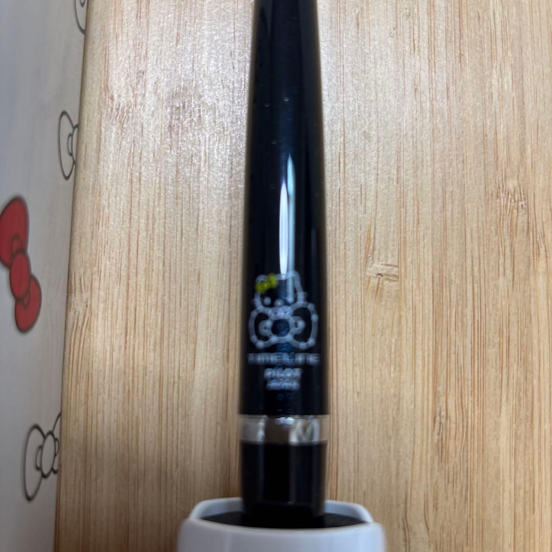 PILOT TIMELINE ballpoint pen with Hello Kitty character design on barrel