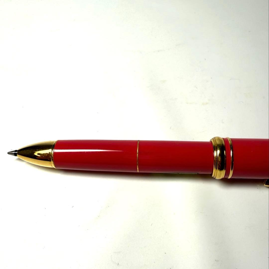 Pilot Roissy Two Plus One pink pen showing pen body with eraser and refill