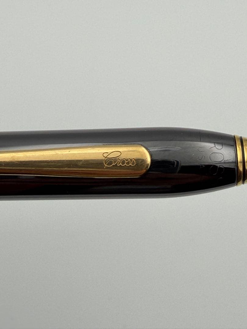 Cross Townsend black lacquer ballpoint pen with 14KT gold filled material, 135mm length, and 13mm barrel diameter