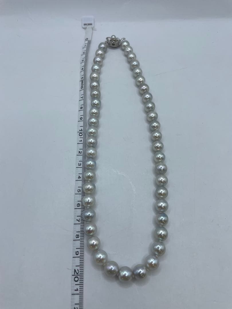 Akoya pearl silver necklace featuring 8.5mm natural blue-gray pearls on a 40 cm silver chain