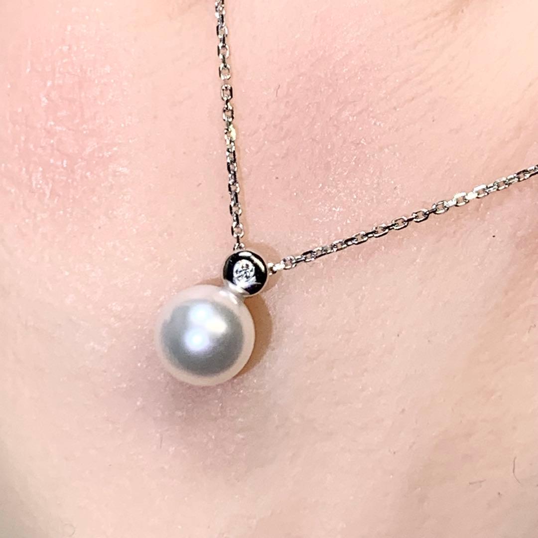 Tasaki pearl pendant necklace in K18 white gold with 7.1 mm pearl and diamond stones on a 42.5 cm chain