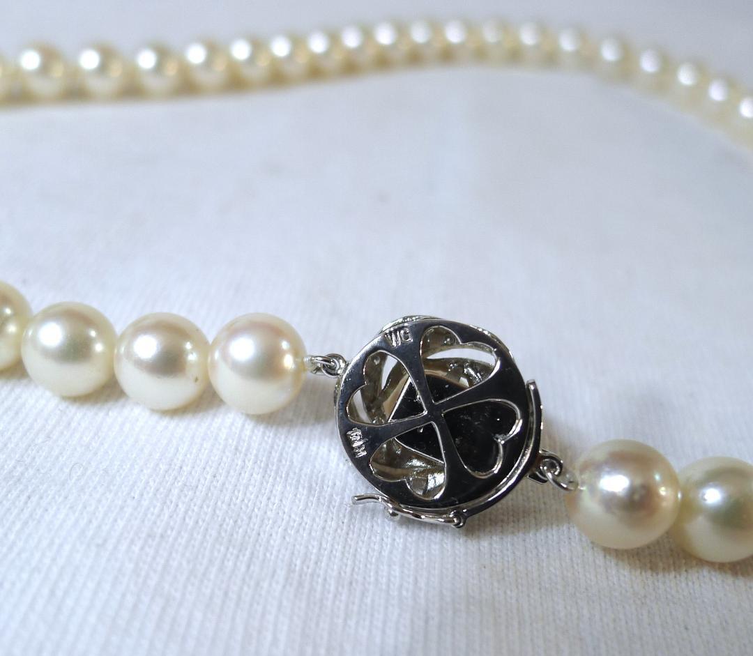 Honpuchar white 8mm bead necklace 44cm with WG14K clasp and diamond close-up