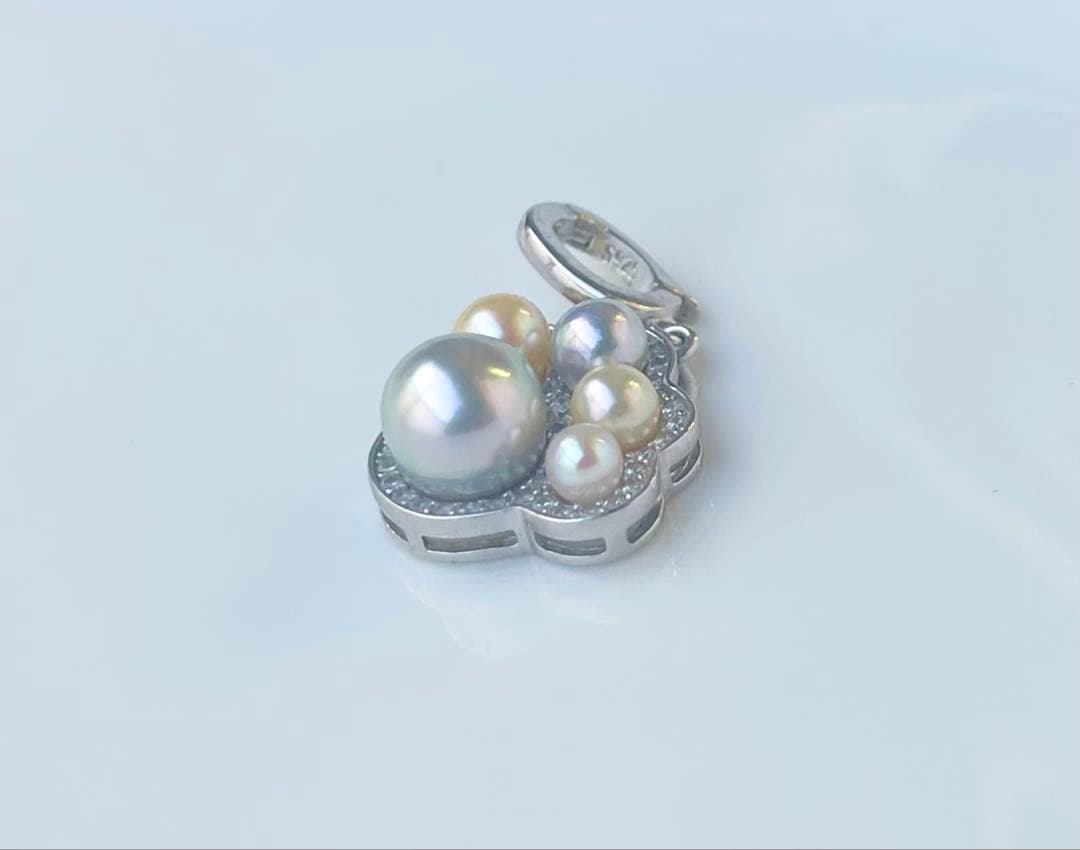 Akoya pearl multi-color pendant with blue pearl center and openable heart-shaped paw print bail on S925 silver
