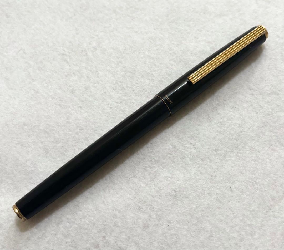 Used Pilot fountain pen with no ink and unknown pen tip material