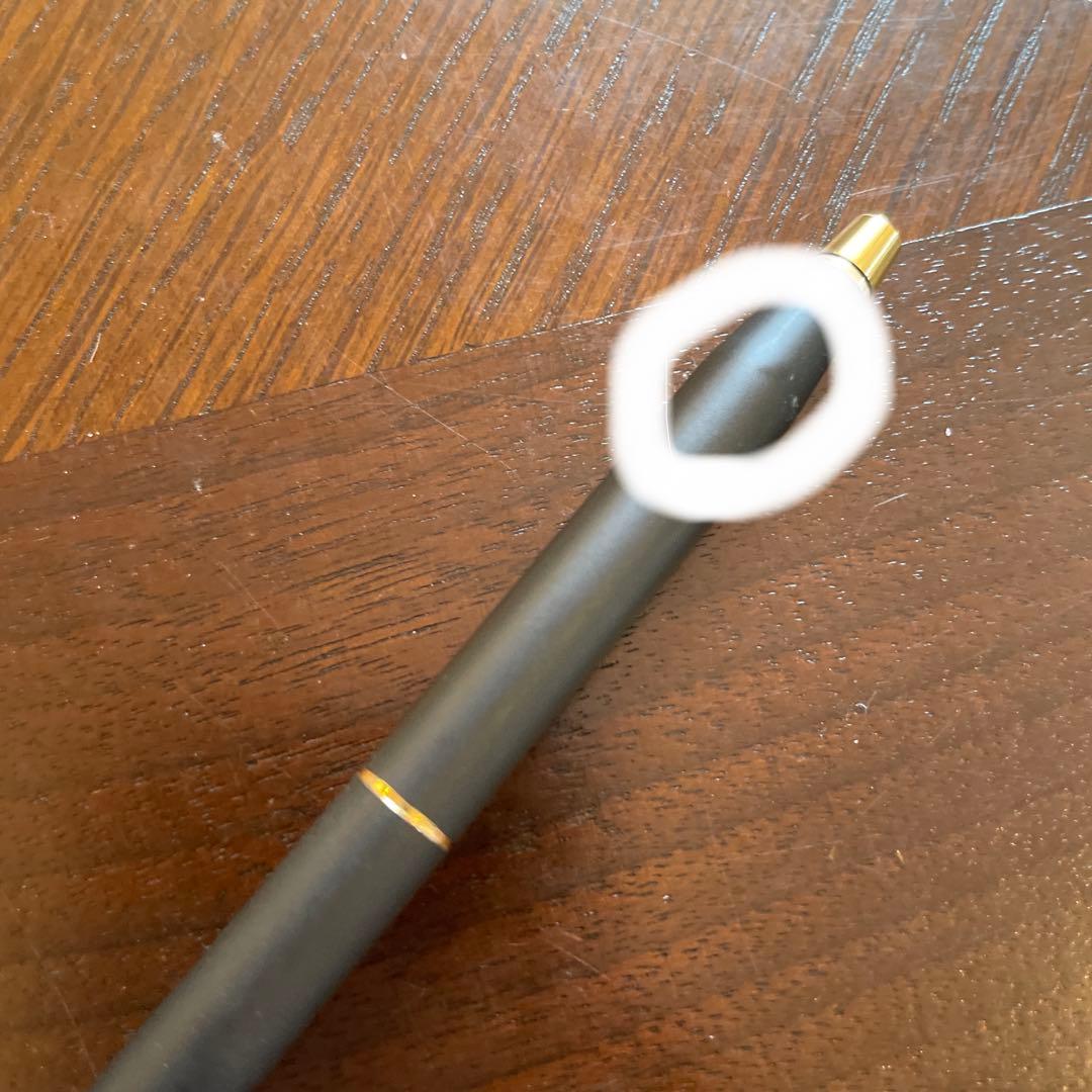 CROSS Twist Ballpoint Pen No.86 with oil-based ink and single black ink color on a white background