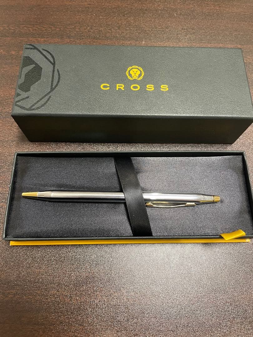 新品 CROSS Century Medalist ballpoint pen in silver with black ink, made of brass and metal