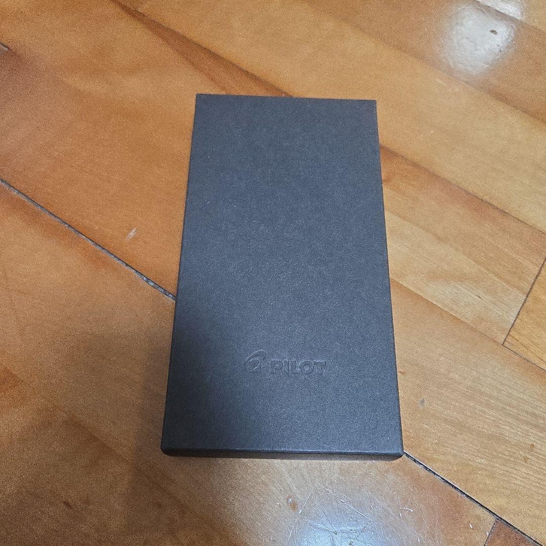 PILOT Acro DRIVE 0.5 ballpoint pen in navy color with included carrying case