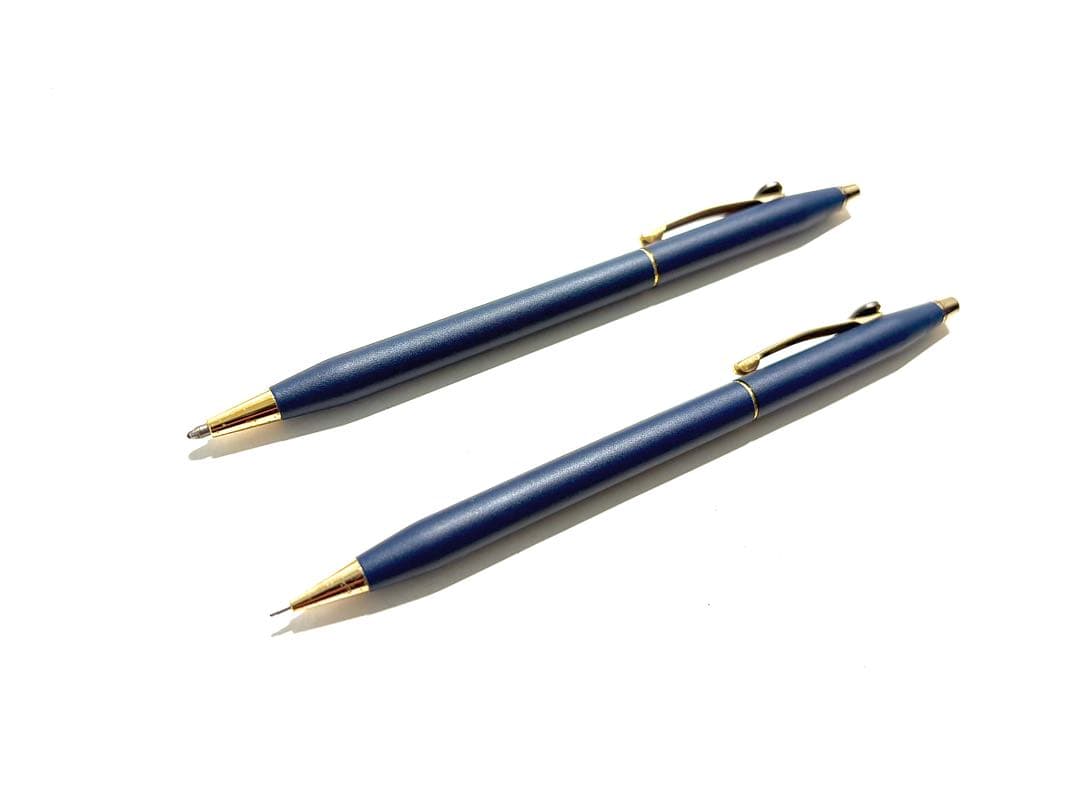 Kuro Cross ballpoint pen and mechanical pencil set in navy color