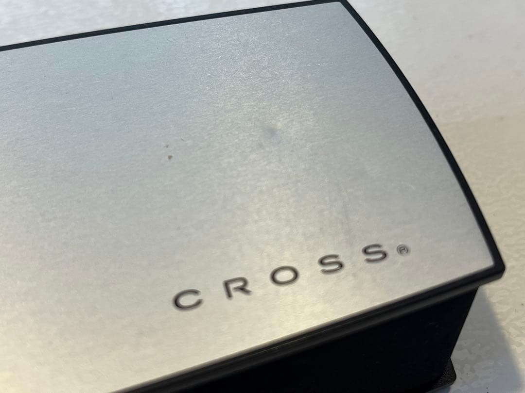 CROSS クロス Ballpoint Pen in beautiful condition with a case showing a small dent