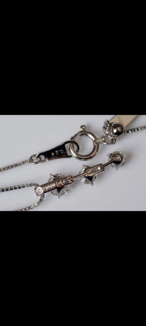 Beautiful TASAKI 3-Stone Diamond Necklace Trilogie 0.54ct in platinum with three round diamonds