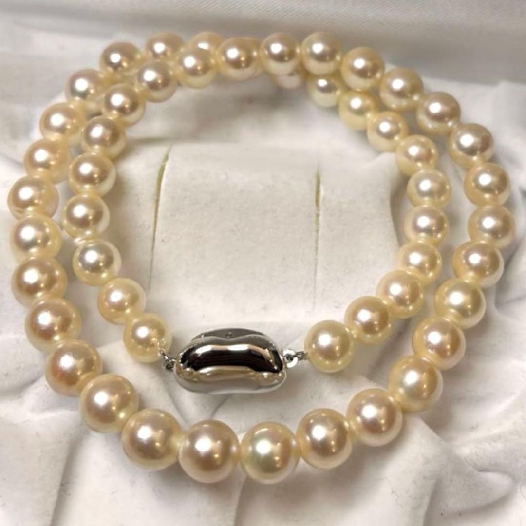 Akoya pearl white necklace with pearls sized 7.1 to 8.0mm and silver clasp, approximately 38cm long