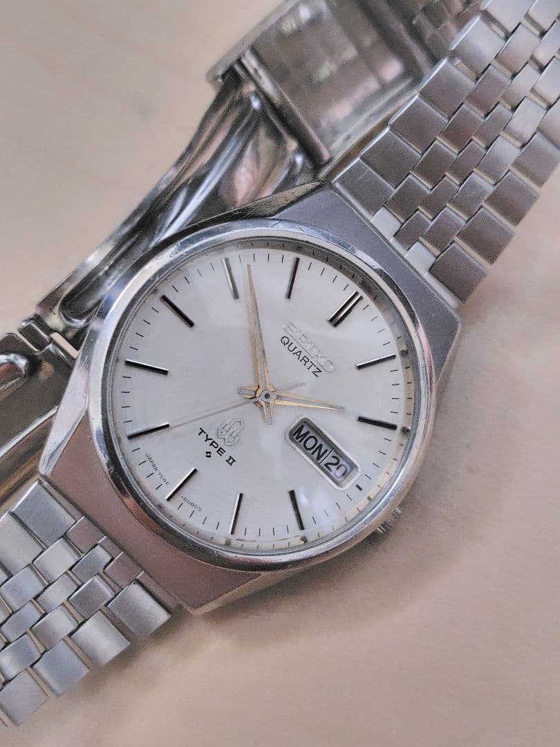 SEIKO 7546 Quartz Men's Watch — Japanese