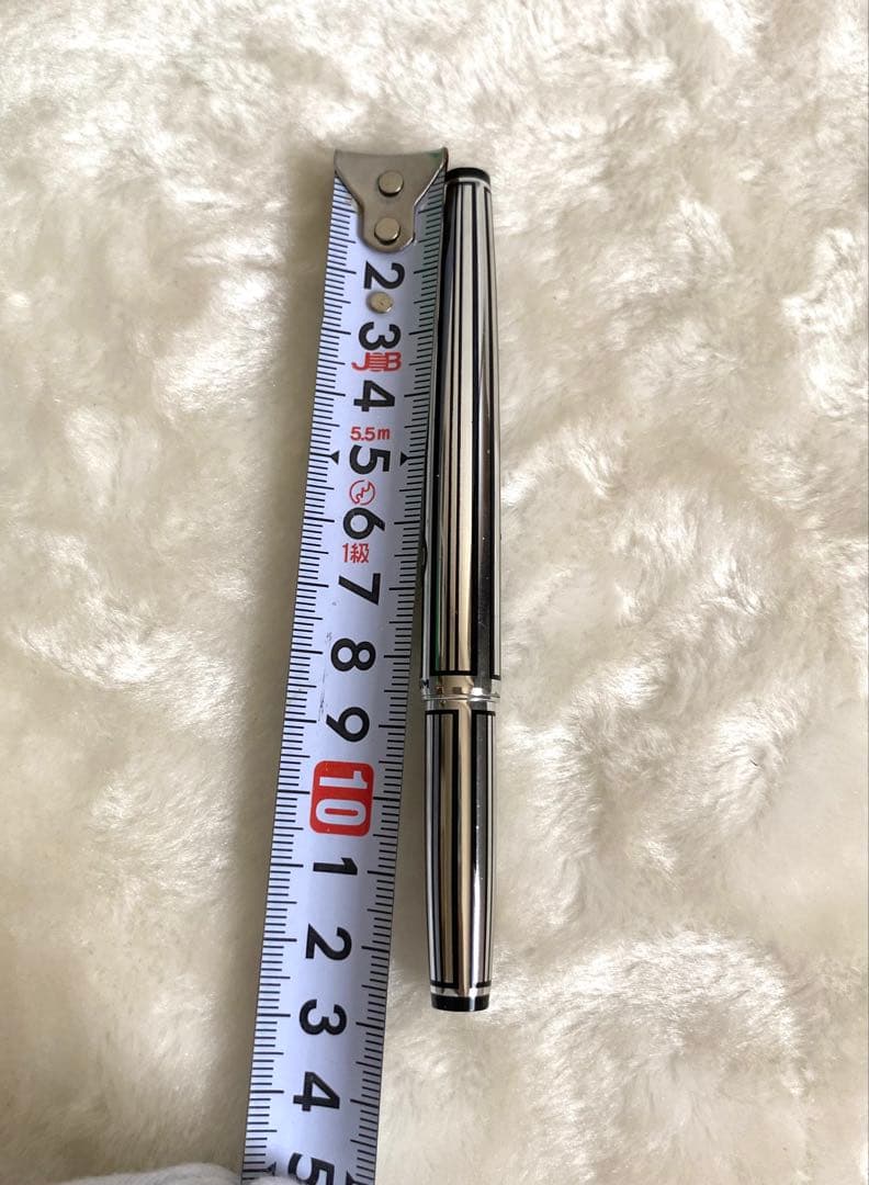 Pilot Platinum 18K white gold striped fountain pen with cap, used condition, no ink filled