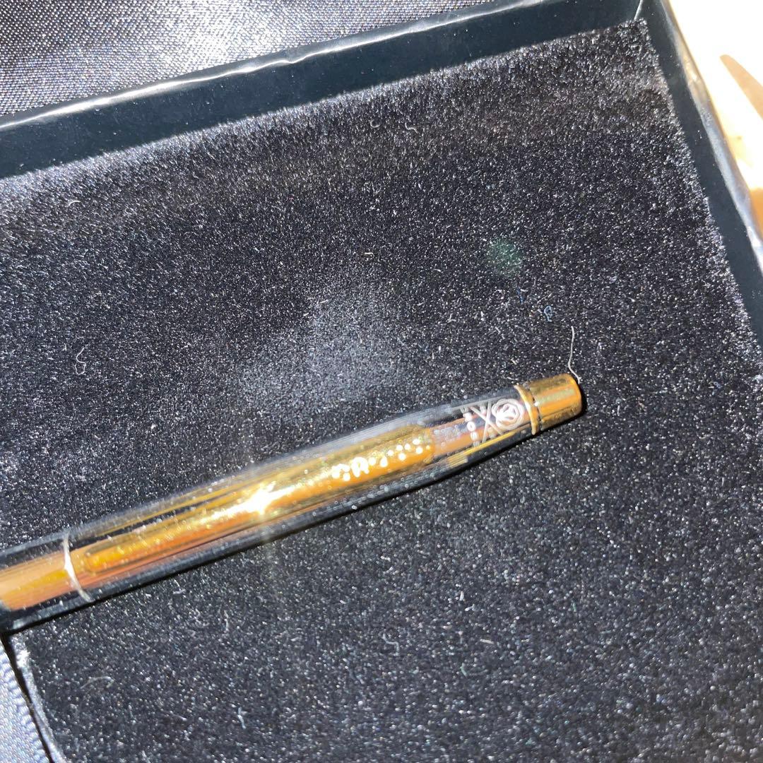 Cross Ballpoint Pen Medalist with chrome body and gold trim, new condition with instruction manual and damaged box