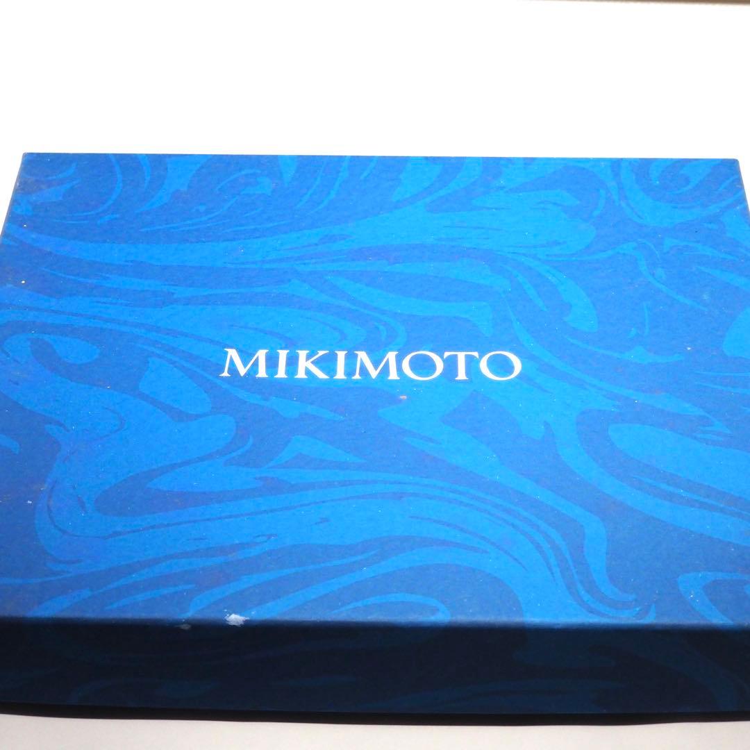 Mikimoto pearl necklace with 98 pearls on silver chain measuring 44.5 cm