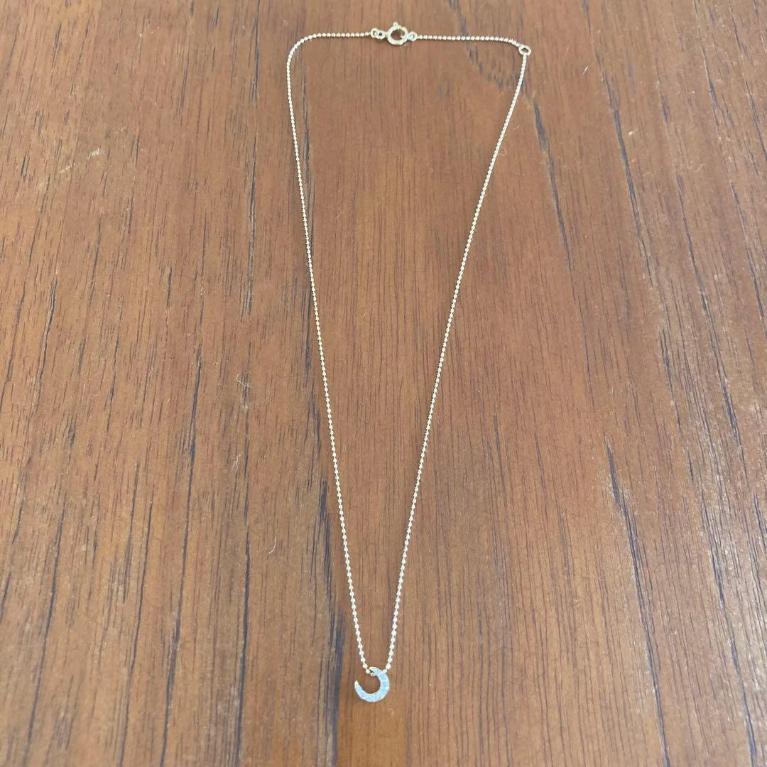 Agete K10 diamond moon necklace with eight diamonds on yellow gold ball chain