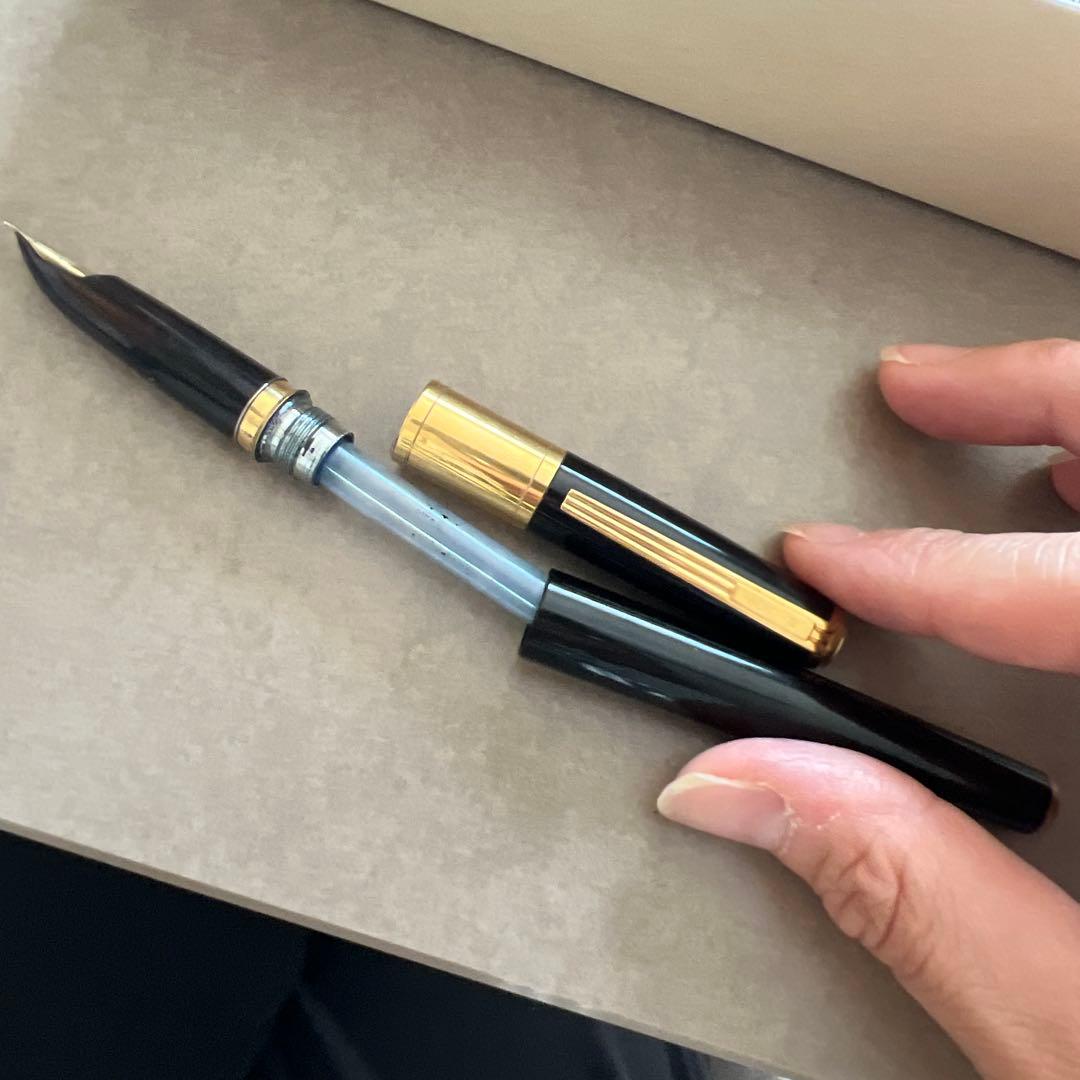 Pilot Fountain Pen Model 585 with 14K Gold tip and black body