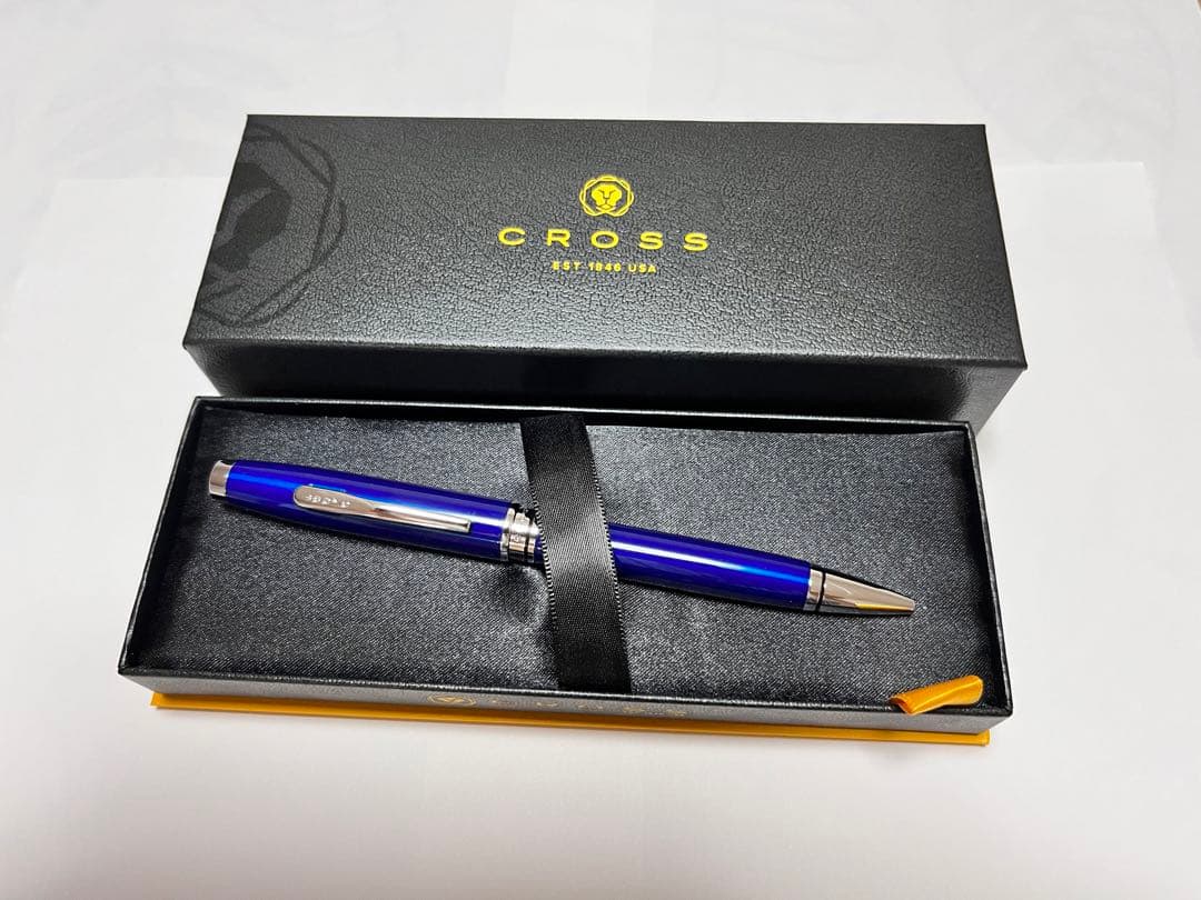 CROSS blue oil-based ink ballpoint pen with twist mechanism and 14.3 cm length