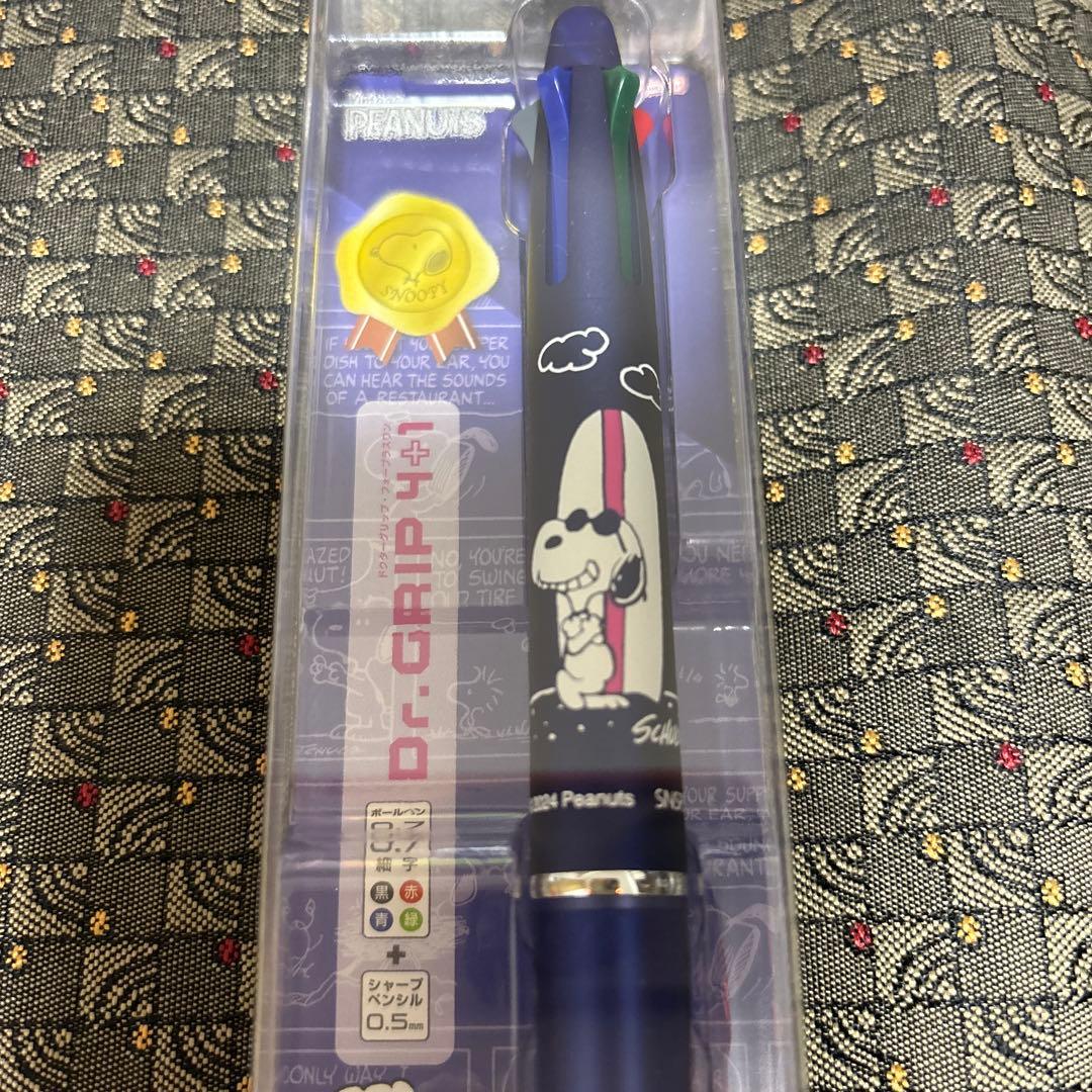 PILOT Dr.Grip 4+1 multi-function pen with Snoopy PEANUTS character design