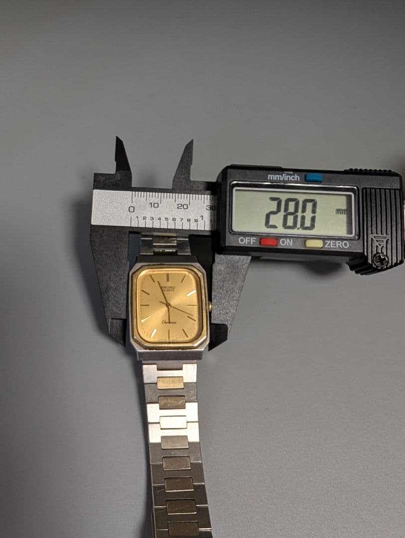 SEIKO クロノス レクタンギュラー Quartz Men's Watch — Japanese